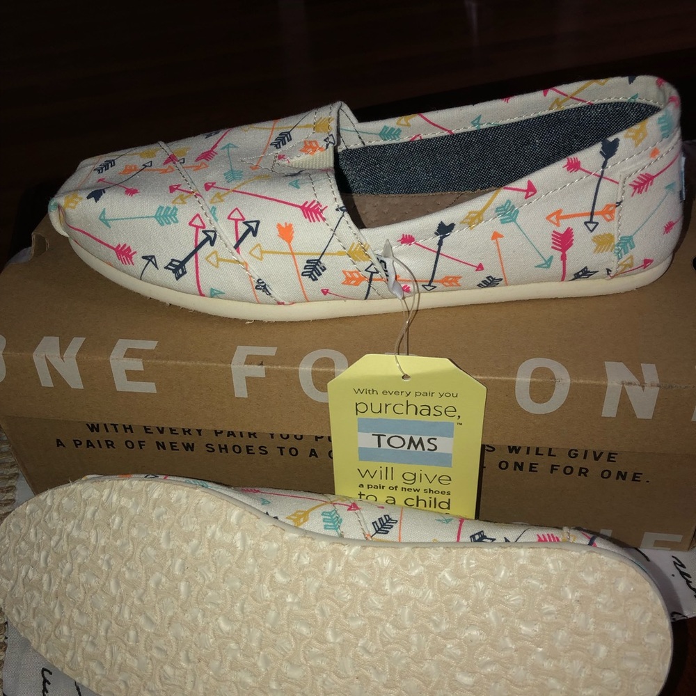 TOMS - Picture 4 of 5
